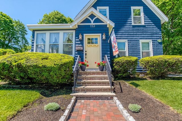 113 Oakdale Ave, Dedham, MA 02026