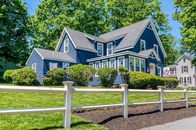 113 Oakdale Ave, Dedham, MA 02026