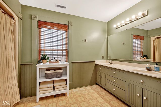 704 S Nineveh Road, Franklin, IN 46131