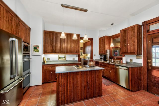 704 S Nineveh Road, Franklin, IN 46131