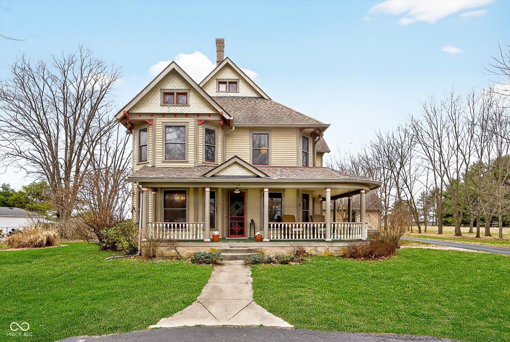 704 S Nineveh Road, Franklin, IN 46131