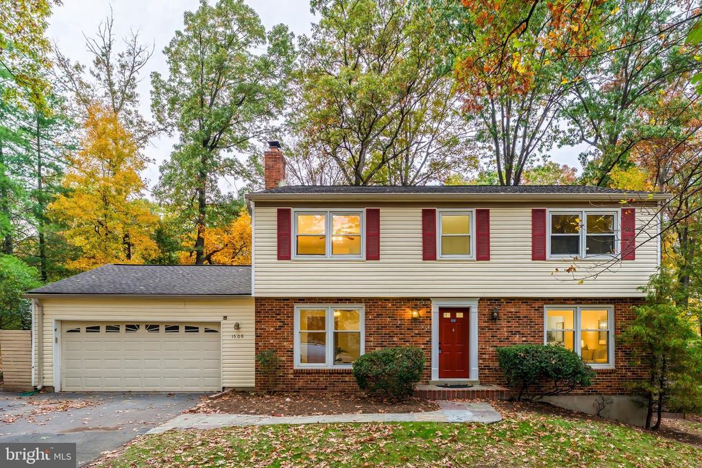 1508 HIDDENBROOK DR, Herndon, VA 20170