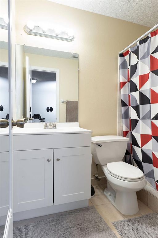 Image 15 of property listing at 4705 SERENA DRIVE, Tampa, FL 33617