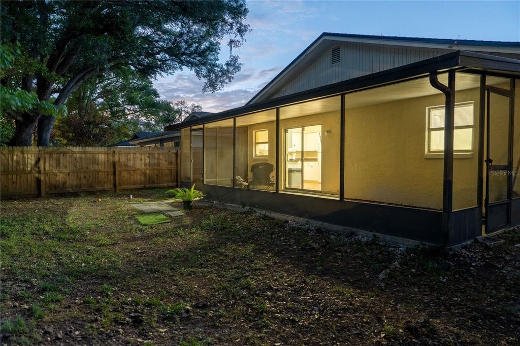 Image 22 of property listing at 4705 SERENA DRIVE, Tampa, FL 33617