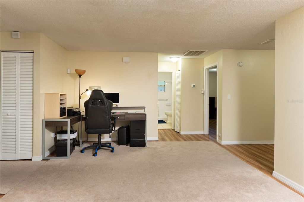 Image 8 of property listing at 4705 SERENA DRIVE, Tampa, FL 33617