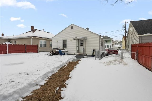 39 Clinton Street, Pawtucket, RI 02861