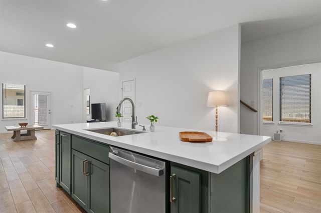 338 Langhorne BND, Liberty Hill, TX 78642