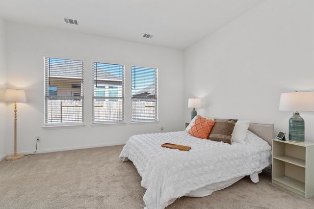 338 Langhorne BND, Liberty Hill, TX 78642