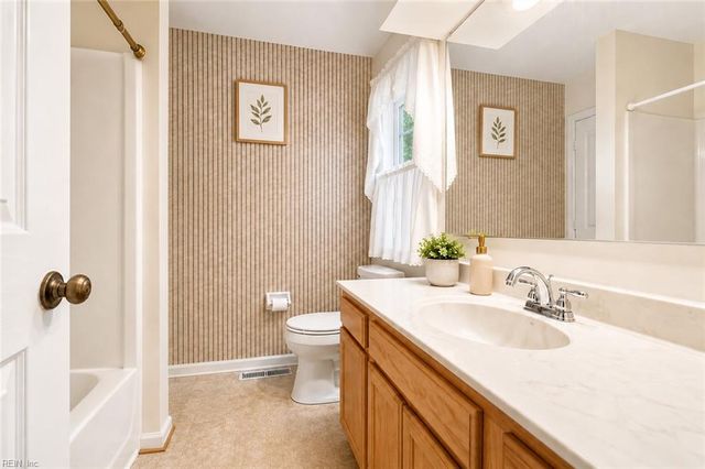 612 Pinnacle DR, Virginia Beach, VA 23462