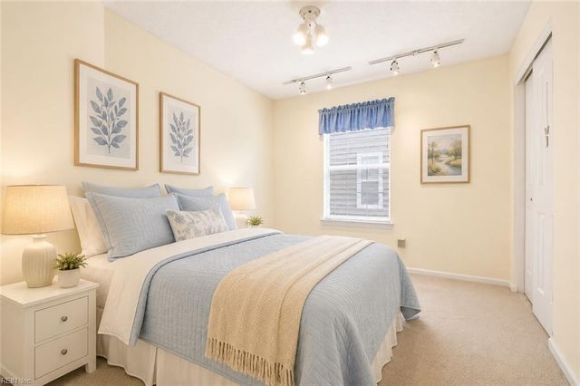 612 Pinnacle DR, Virginia Beach, VA 23462