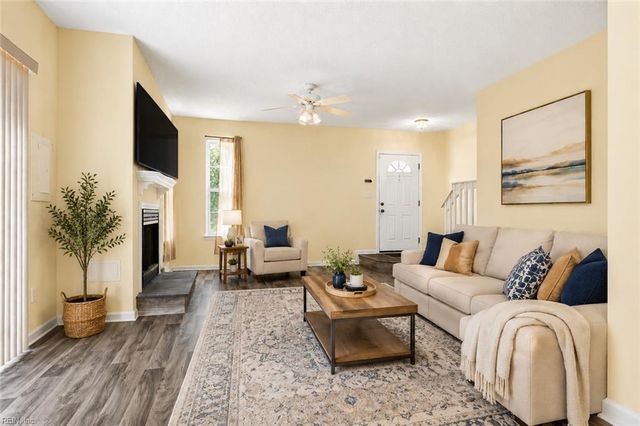 612 Pinnacle DR, Virginia Beach, VA 23462