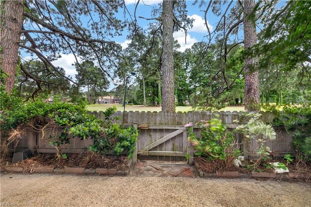 612 Pinnacle DR, Virginia Beach, VA 23462