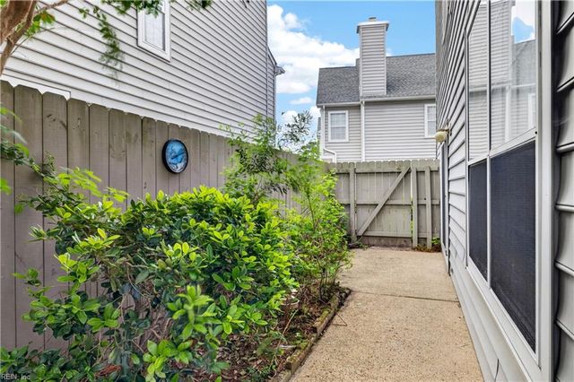612 Pinnacle DR, Virginia Beach, VA 23462