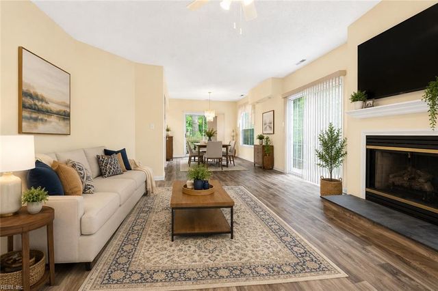 612 Pinnacle DR, Virginia Beach, VA 23462