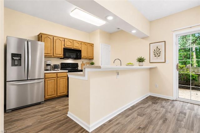 612 Pinnacle DR, Virginia Beach, VA 23462