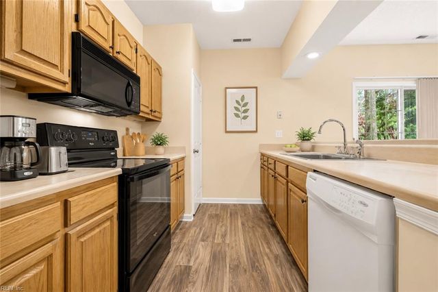 612 Pinnacle DR, Virginia Beach, VA 23462