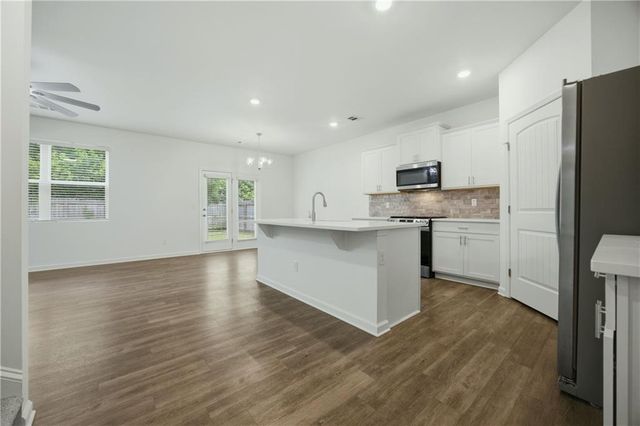 5504 Barberry Avenue, Oakwood, GA 30566