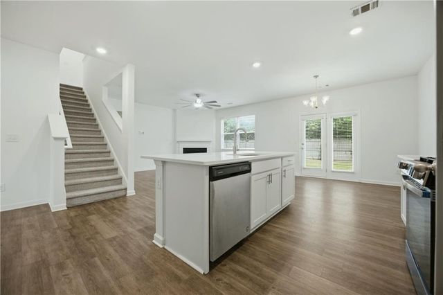 5504 Barberry Avenue, Oakwood, GA 30566