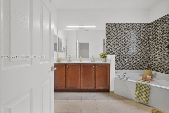 4818 Acadian Trl, Coconut Creek, FL 33073