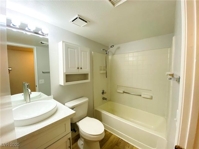 2750 South Durango Drive 2032, Las Vegas, NV 89117