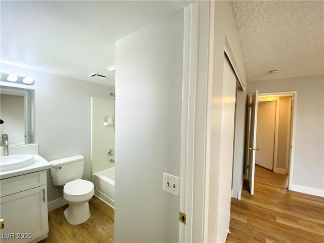 2750 South Durango Drive 2032, Las Vegas, NV 89117