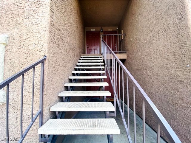 2750 South Durango Drive 2032, Las Vegas, NV 89117