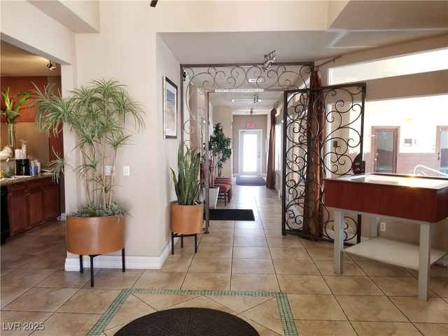 2750 South Durango Drive 2032, Las Vegas, NV 89117