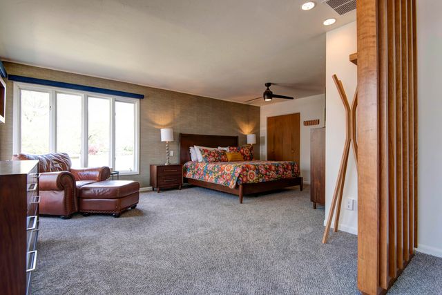 2830 S Marlan Avenue, Springfield, MO 65804