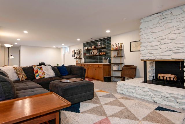 2830 S Marlan Avenue, Springfield, MO 65804