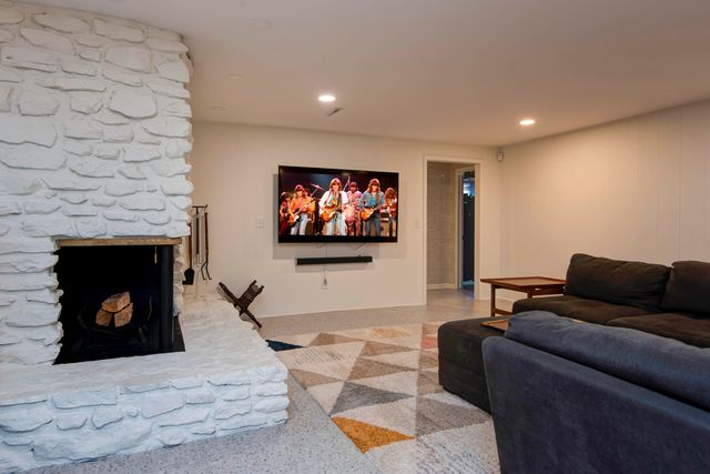 2830 S Marlan Avenue, Springfield, MO 65804