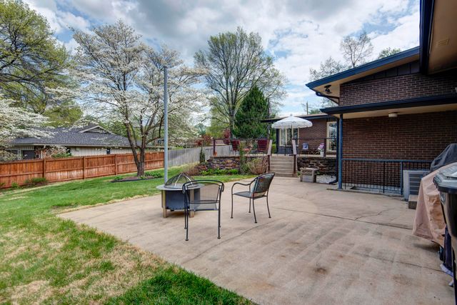 2830 S Marlan Avenue, Springfield, MO 65804