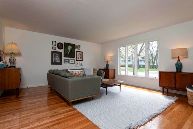 2830 S Marlan Avenue, Springfield, MO 65804