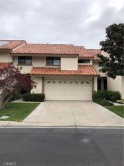 20966 Seacoast Circle, Huntington Beach, CA 92648