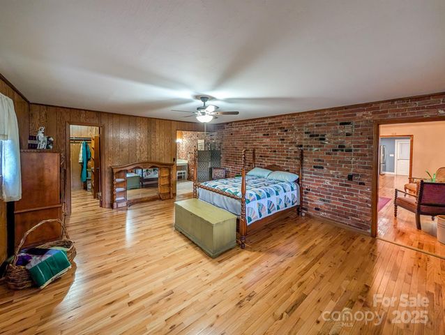 39 Hawthorne Lane, Burnsville, NC 28714