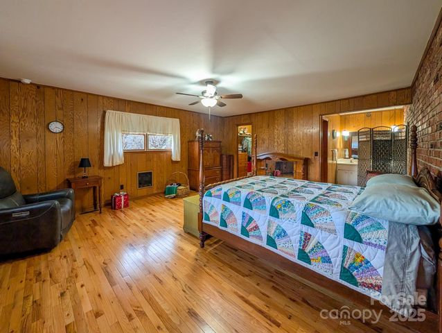 39 Hawthorne Lane, Burnsville, NC 28714