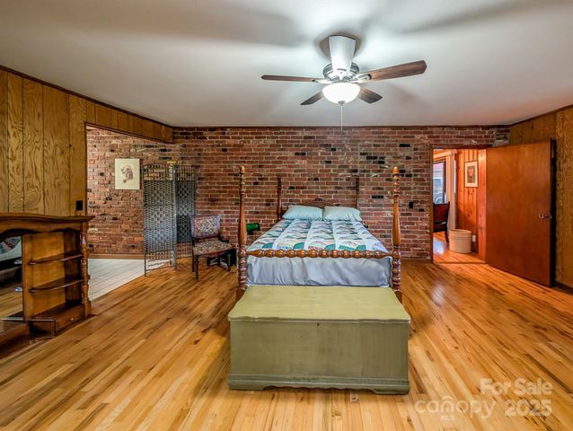 39 Hawthorne Lane, Burnsville, NC 28714