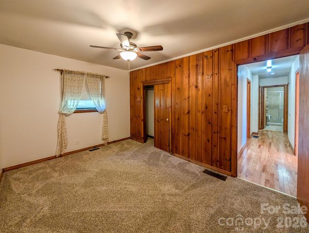39 Hawthorne Lane, Burnsville, NC 28714