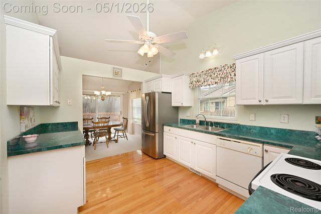 324 Cherry Hill Pointe Drive 27, Canton Charter Township, MI 48187
