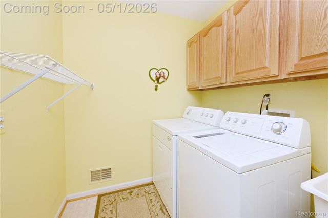 324 Cherry Hill Pointe Drive 27, Canton Charter Township, MI 48187