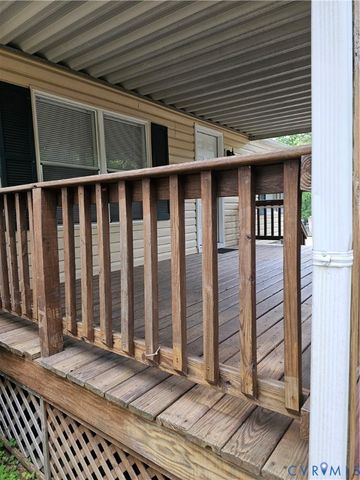 17100 Lansmill Dr, Colonial Heights, VA 23834