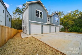 105 N Smallwood Place, Charlotte, NC 28216