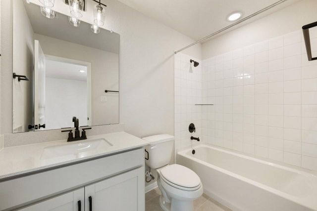 1909 Fannie RD, Georgetown, TX 78633