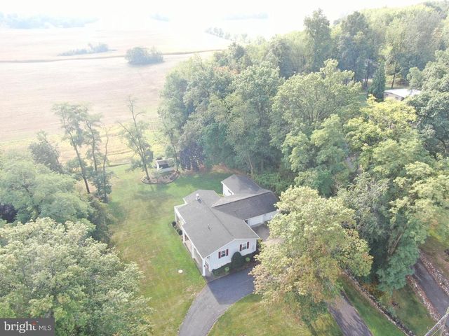1910 SPRINGVIEW DRIVE, Chambersburg, PA 17202