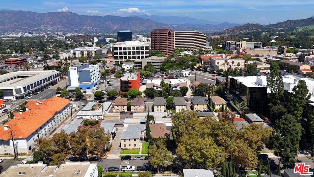 140 N Maple Street, Burbank, CA 91505 — photo 3