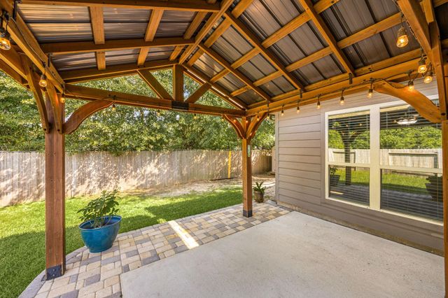 1917 Briar Grove Drive, Conroe, TX 77301
