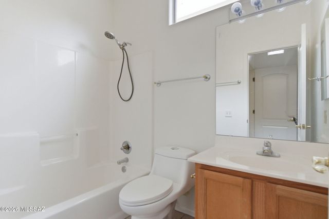 860 W Calle De La Pelotita, Green Valley, AZ 85614