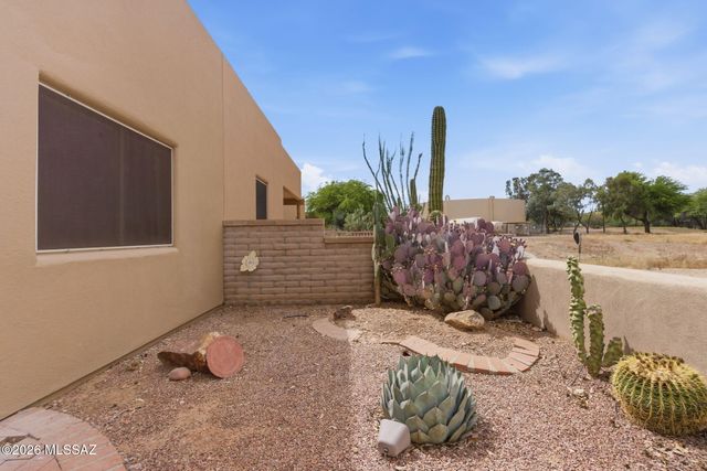 860 W Calle De La Pelotita, Green Valley, AZ 85614