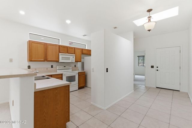 860 W Calle De La Pelotita, Green Valley, AZ 85614