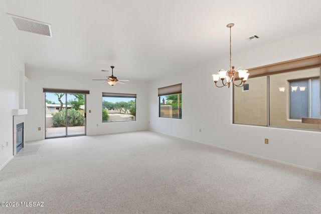 860 W Calle De La Pelotita, Green Valley, AZ 85614