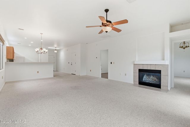 860 W Calle De La Pelotita, Green Valley, AZ 85614